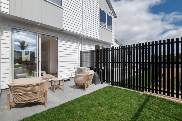 Photo of property in 7d Camrose Place, Glenfield, Auckland, 0629