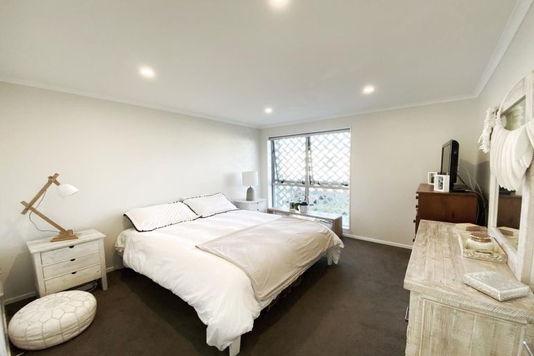 Photo of property in 18 Rangihina Road, Hobsonville, Auckland, 0616