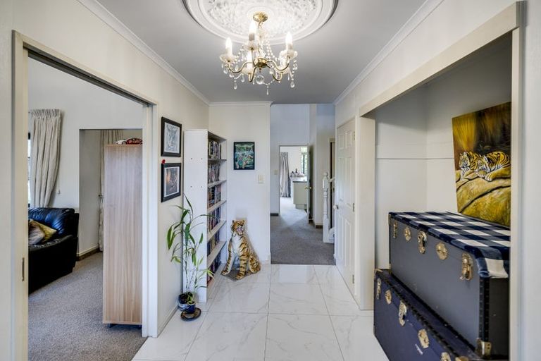 Photo of property in 10 Knightsbridge Place, Taradale, Napier, 4112