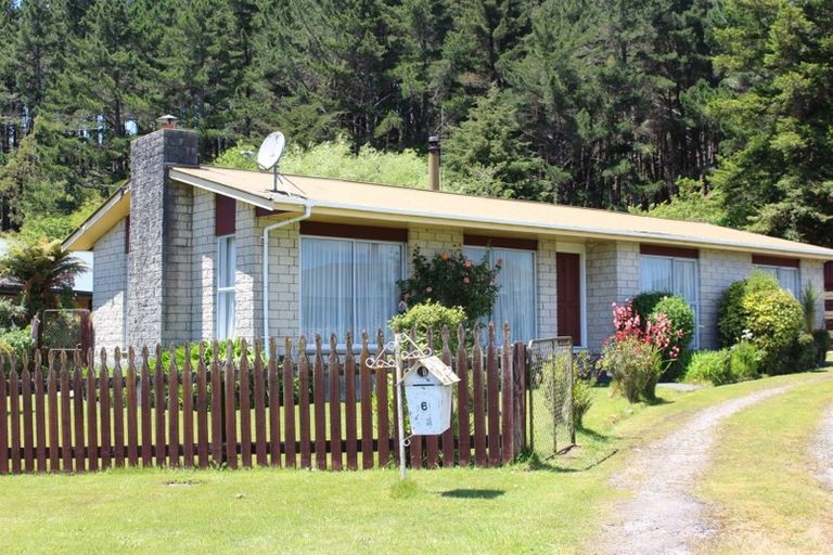 Photo of property in 6 Mawhera Street, Dobson, Greymouth, 7805