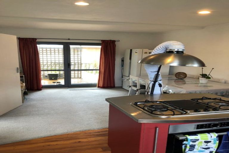 Photo of property in 8 Beacon Avenue, Campbells Bay, Auckland, 0630
