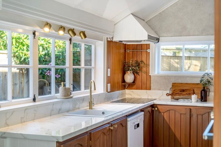 Photo of property in 5 Plateau Road, Te Marua, Upper Hutt, 5018