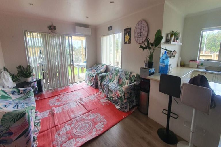 Photo of property in 9 Neesons Way, Glendene, Auckland, 0602