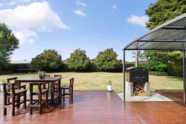 Photo of property in 16 Hampshire Court, Flagstaff, Hamilton, 3210