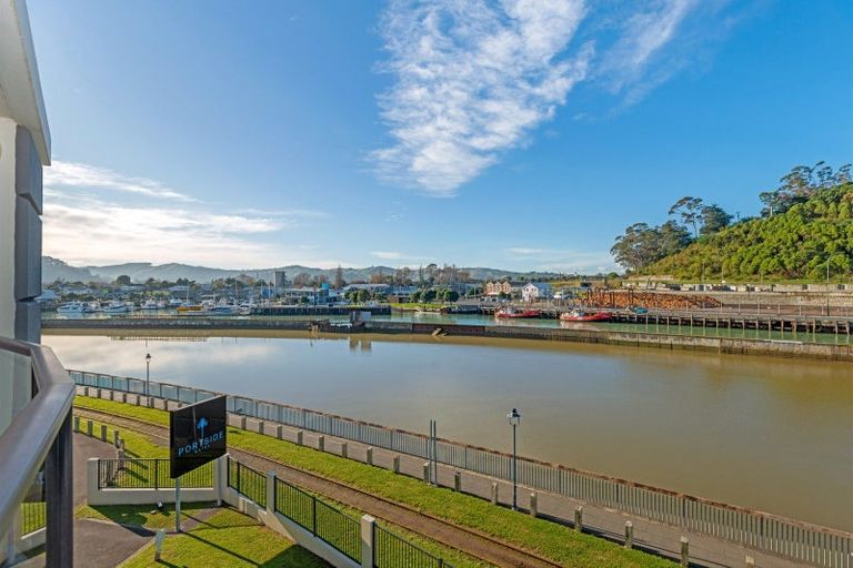 Photo of property in 307/2 Reads Quay, Gisborne, 4010