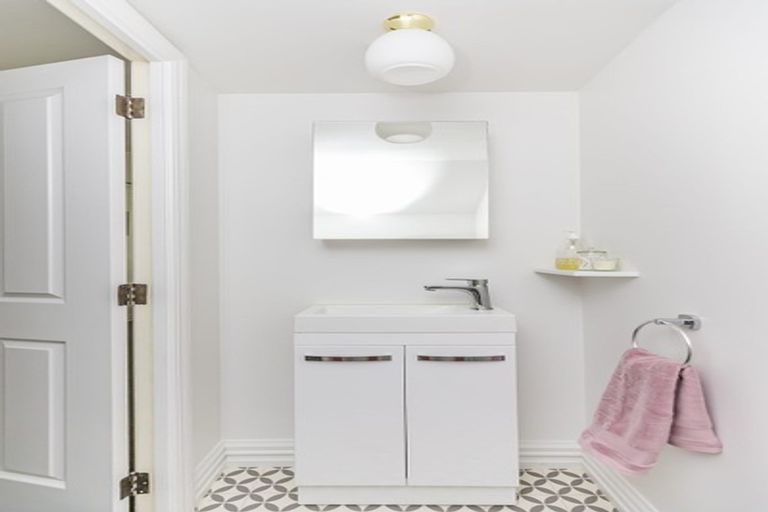 Photo of property in 10/162u Aro Street, Aro Valley, Wellington, 6021
