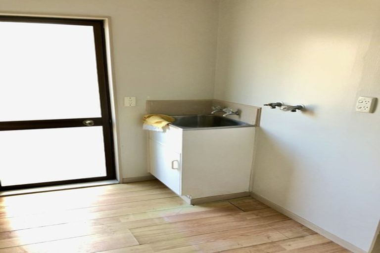 Photo of property in 2/4 Pine Street, New Lynn, Auckland, 0600