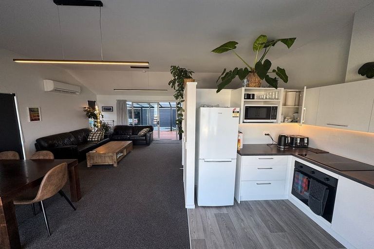 Photo of property in 46 Wynyard Crescent, Fernhill, Queenstown, 9300