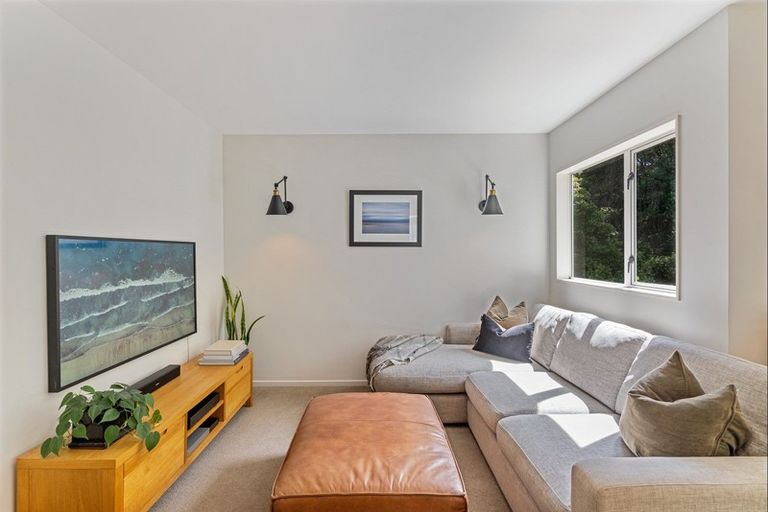 Photo of property in 25 Bemrose Place, Cockle Bay, Auckland, 2014