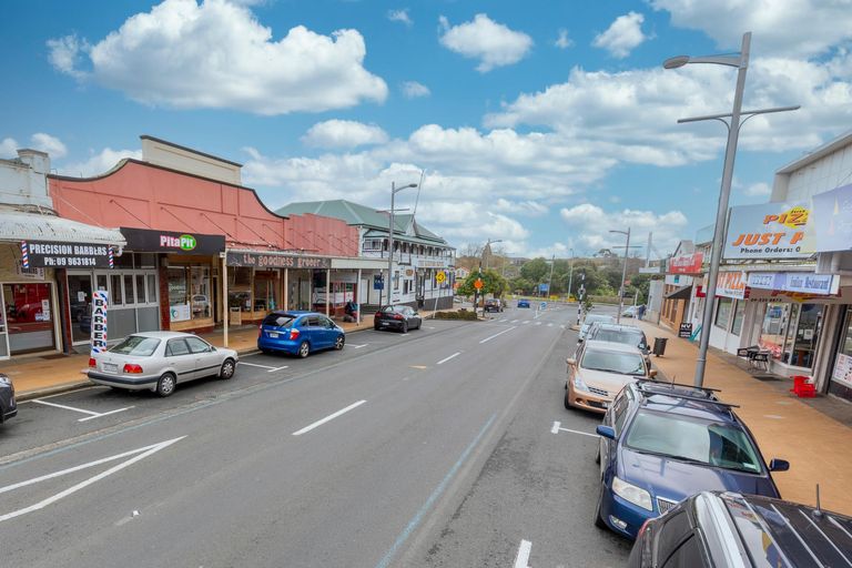 Photo of property in 7 Queen Street, Northcote Point, Auckland, 0627