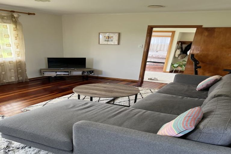 Photo of property in 1/39 Kia Ora Road, Beach Haven, Auckland, 0626