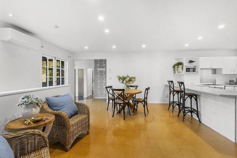 Photo of property in 44 Kahu Road, Paremata, Porirua, 5024