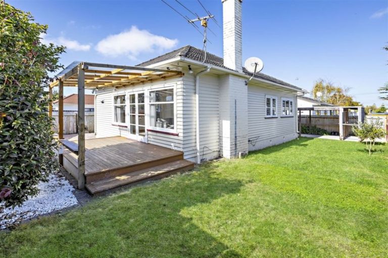 Photo of property in 2/15 Hill Road, Papatoetoe, Auckland, 2025