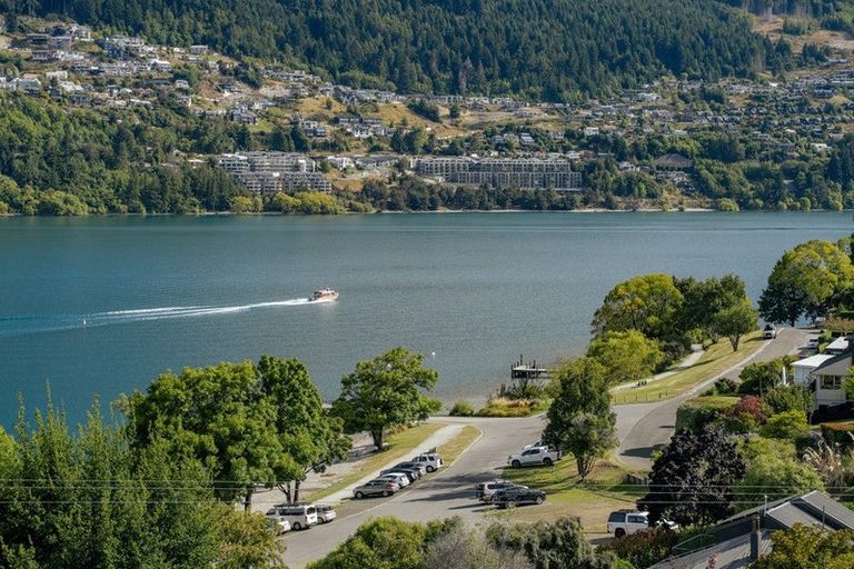 Photo of property in 560 Peninsula Road, Kelvin Heights, Queenstown, 9300