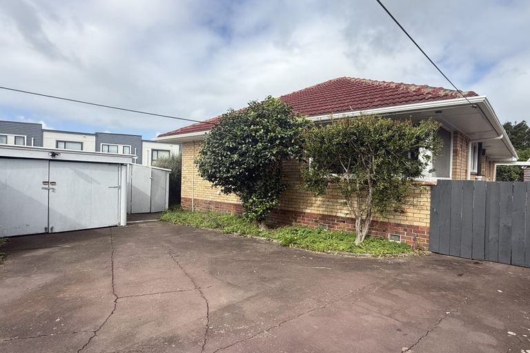 Photo of property in 186 Rangatira Road, Beach Haven, Auckland, 0626