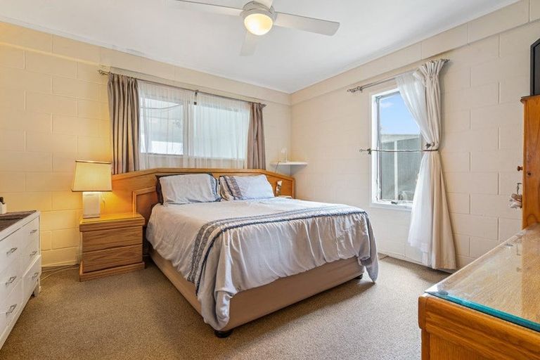 Photo of property in 76 Racecourse Road, Waiuku, 2123