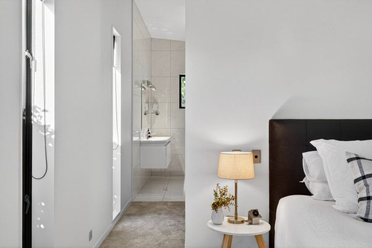 Photo of property in 27 Jervois Road, Jervoistown, Napier, 4112