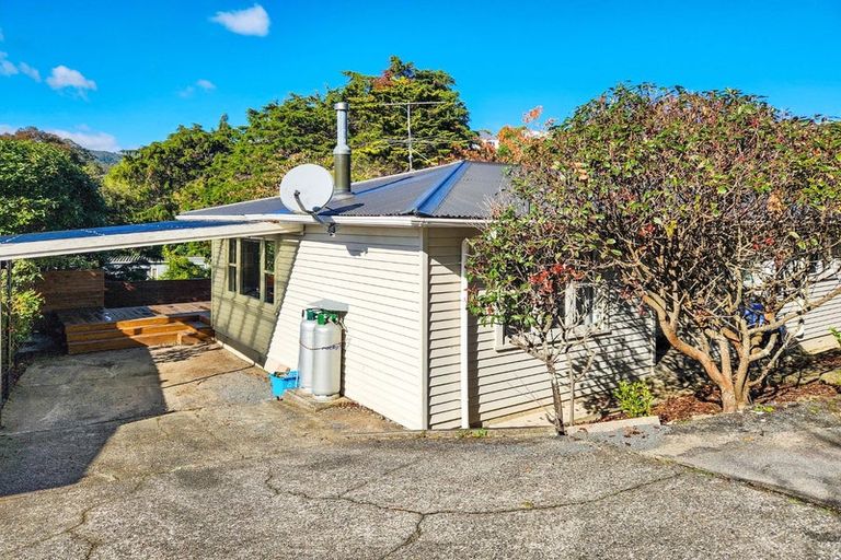 Photo of property in 36 Holborn Drive, Stokes Valley, Lower Hutt, 5019