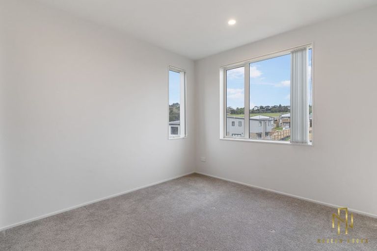 Photo of property in 5b Poruru Close, Papakura, 2110