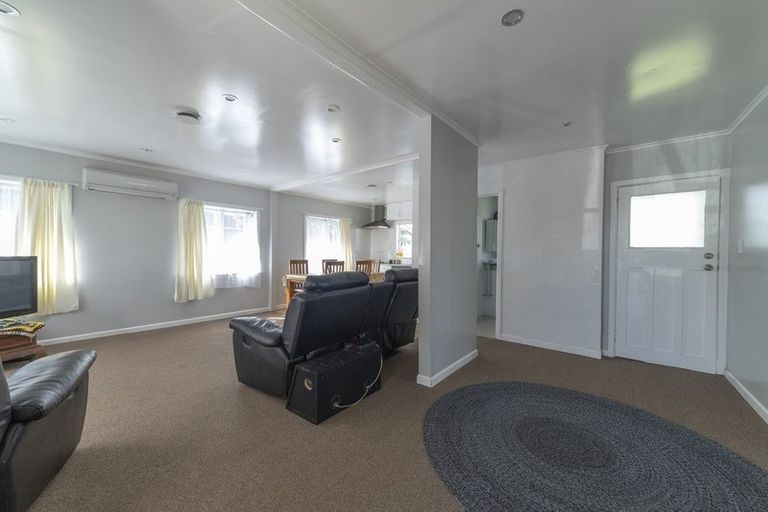 Photo of property in 1/52 Takanini Road, Takanini, 2112