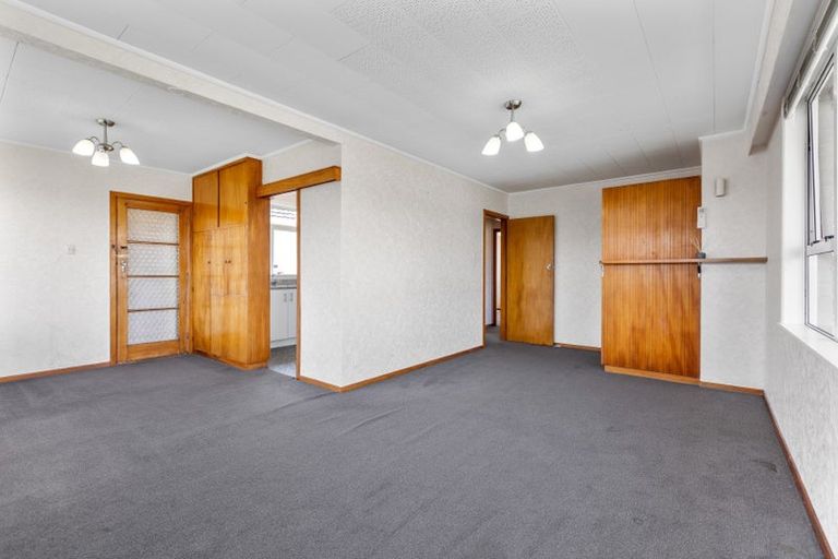 Photo of property in 1/378 Devon Street East, Strandon, New Plymouth, 4312