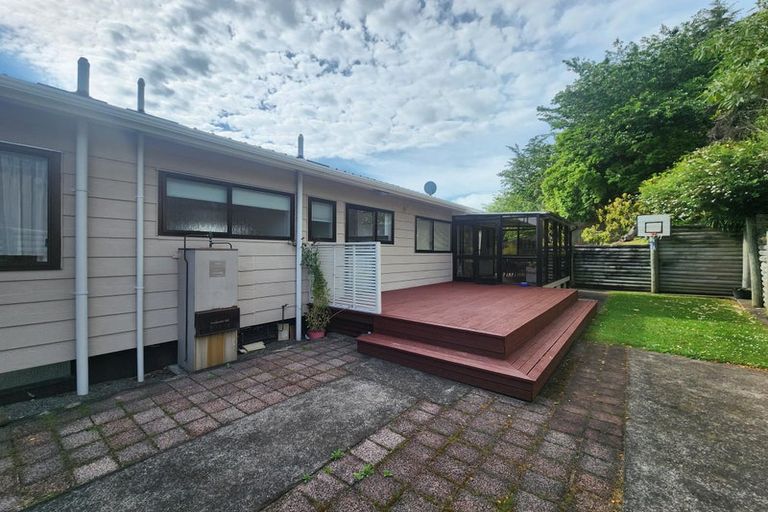 Photo of property in 6 Winstone Place, Highlands Park, New Plymouth, 4312