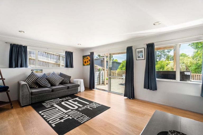 Photo of property in 1/28a Tamahere Drive, Glenfield, Auckland, 0629