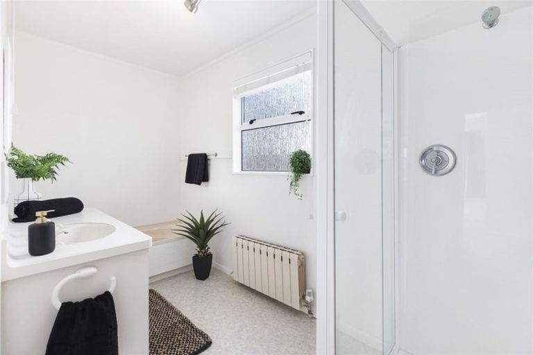 Photo of property in 5/2 The Top Gallant, Whitby, Porirua, 5024