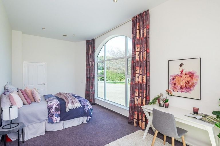 Photo of property in 39 Killalea Place, Paraparaumu, 5032