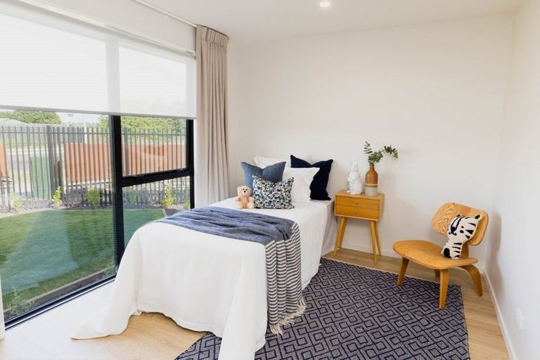 Photo of property in 2 Mccahon Drive, Rangiora, 7400