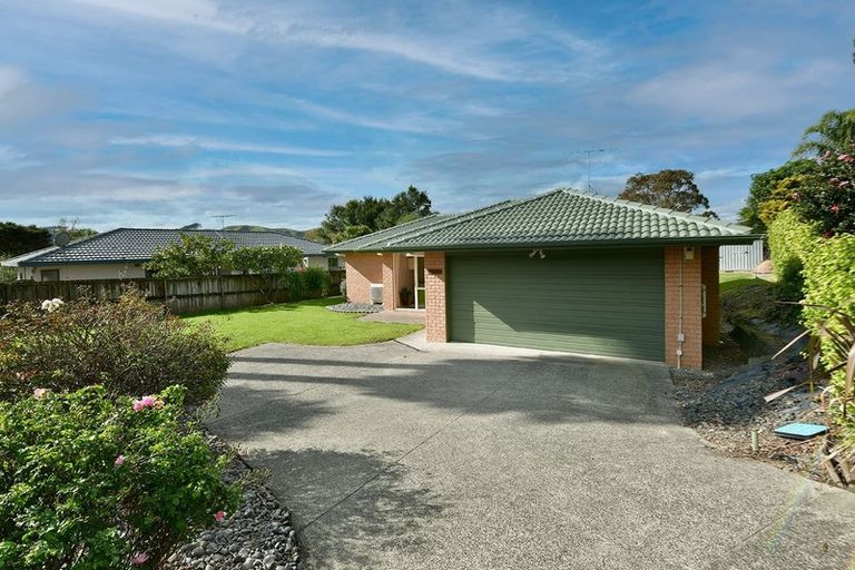 Photo of property in 63 Cabeleigh Drive, Helensville, 0800