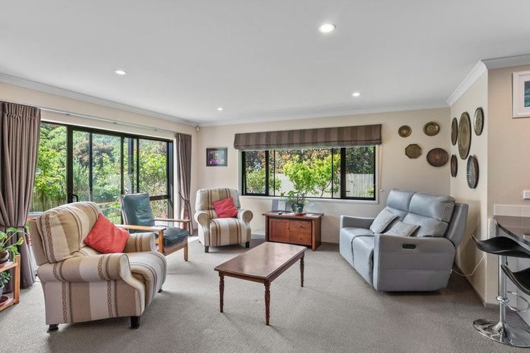 Photo of property in 15 Fairway Oaks Drive, Waikanae Beach, Waikanae, 5036