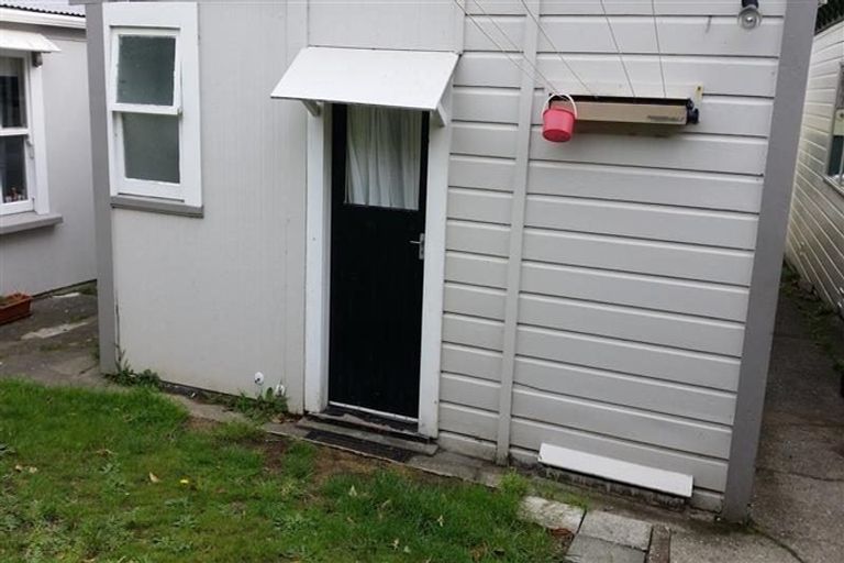 Photo of property in 33 Porritt Avenue, Mount Victoria, Wellington, 6011