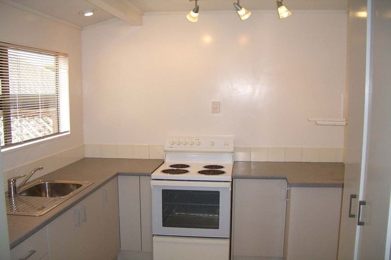 Photo of property in 3/94 Birkenhead Avenue, Birkenhead, Auckland, 0626