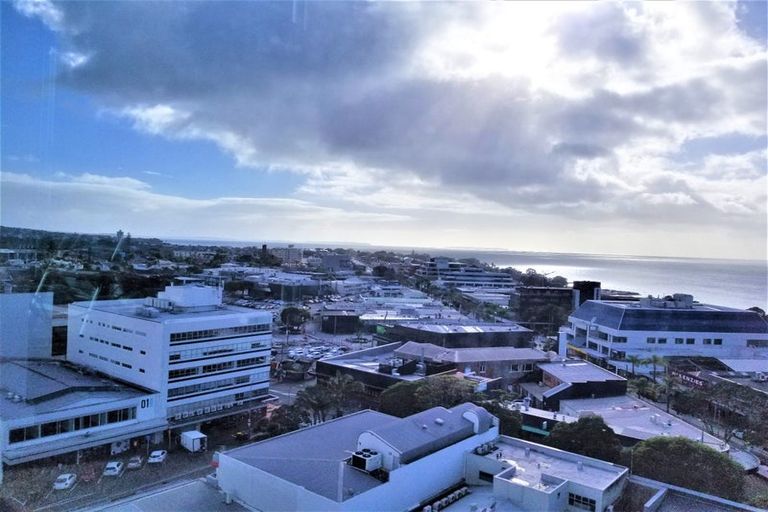 Photo of property in Sentinel Apartments, 1102/3 Northcroft Street, Takapuna, Auckland, 0622