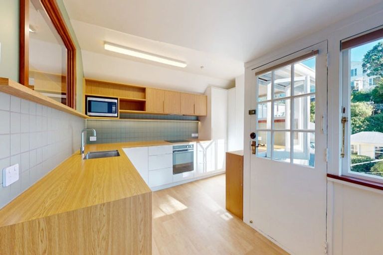 Photo of property in 29 Rawhiti Terrace, Kelburn, Wellington, 6012