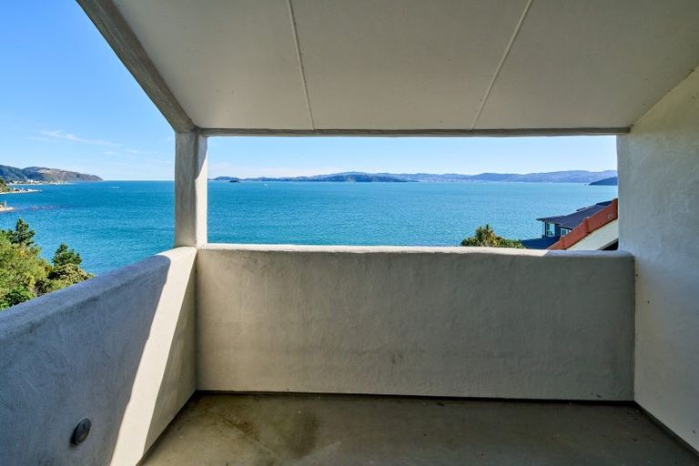 Photo of property in 5 Rangiuru Road, Mahina Bay, Lower Hutt, 5013