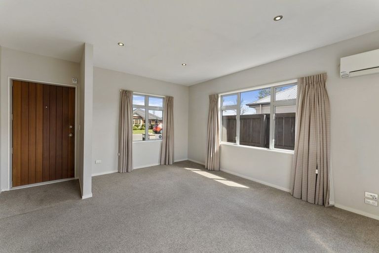 Photo of property in 2/12 Mounter Avenue, Northwood, Christchurch, 8051