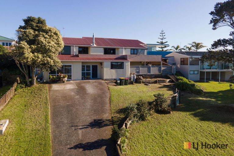 Photo of property in 196 Seaforth Road, Waihi Beach, 3611