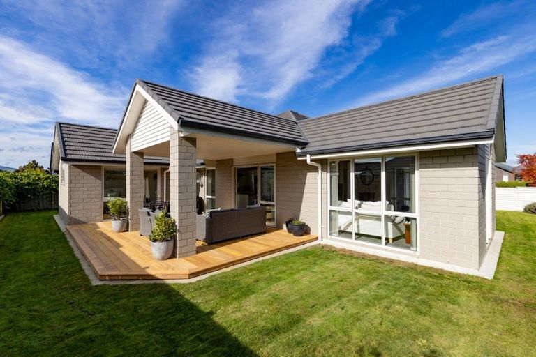 Photo of property in 51 Norfolk Drive, Cambridge, 3434