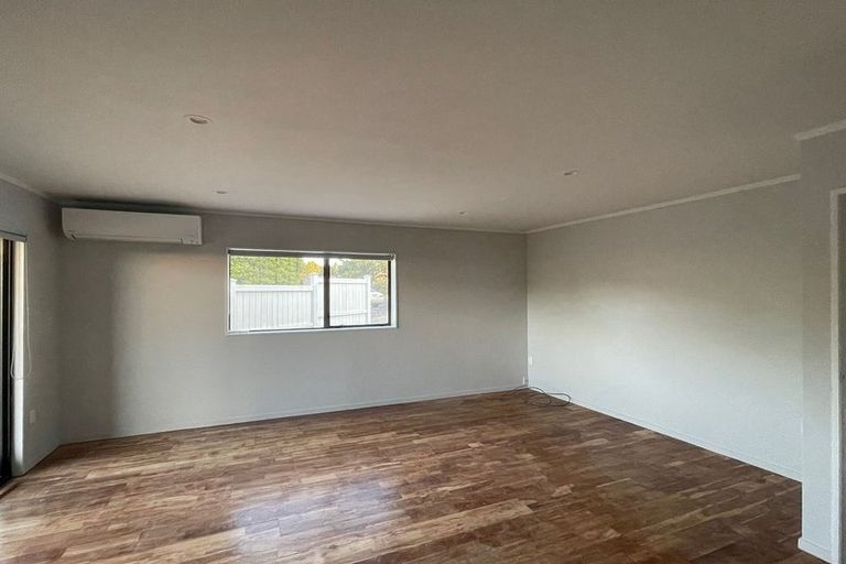 Photo of property in 2/13 Estelle Place, Farm Cove, Auckland, 2012