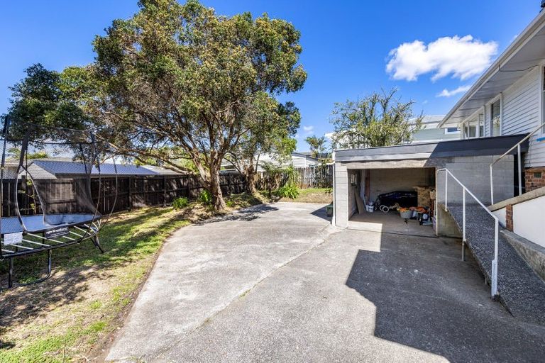 Photo of property in 40 Rosier Road, Glen Eden, Auckland, 0602