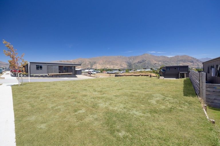 Photo of property in 49 Farrant Drive, Wanaka, 9305