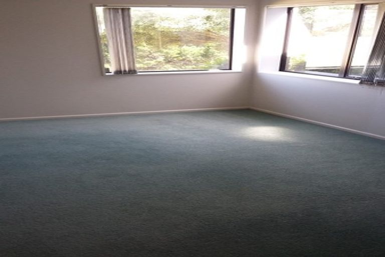 Photo of property in 52 Molyneux Close, Whitby, Porirua, 5024
