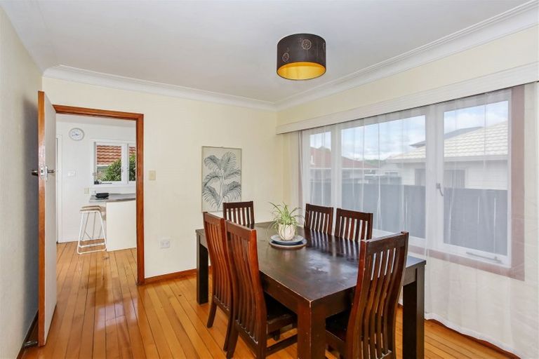 Photo of property in 22 Laurie Avenue, Papakura, 2110