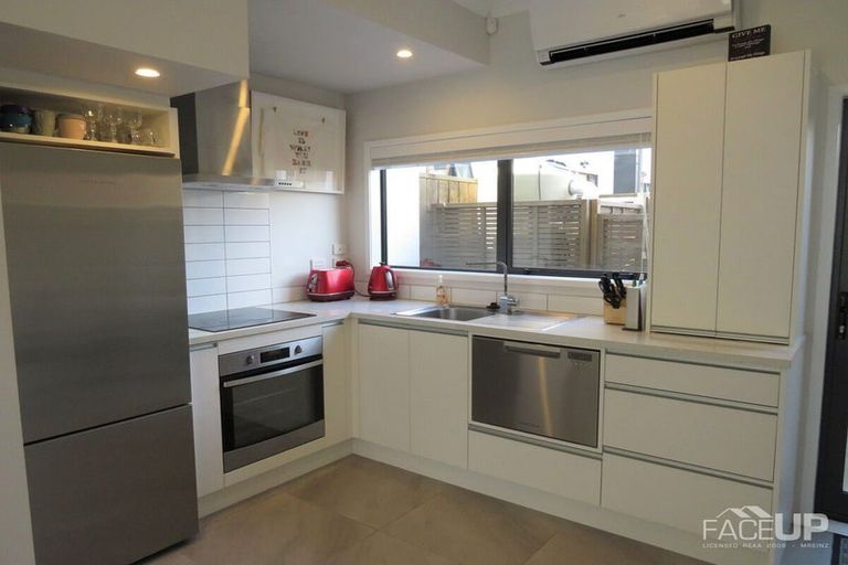 Photo of property in 4 Sidney Wallingford Way, Hobsonville, Auckland, 0616