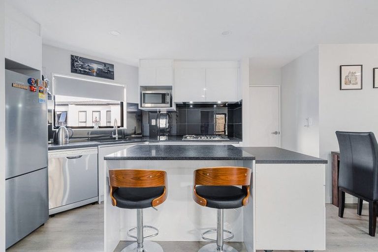 Photo of property in 1 Kohuora Lane, Papatoetoe, Auckland, 2025