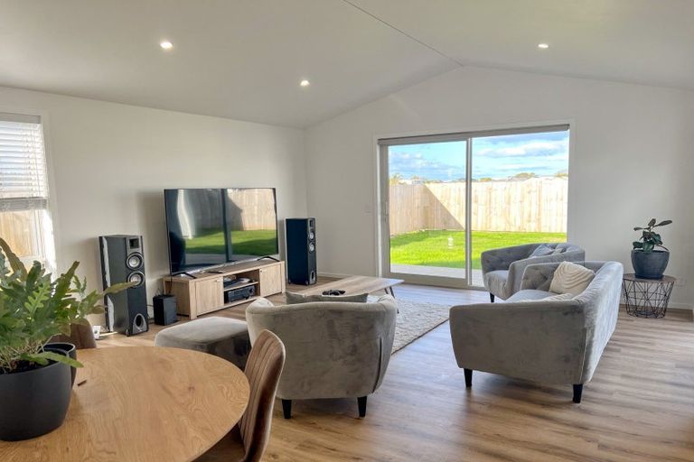 Photo of property in 162 Kupe Drive, Whitianga, 3510