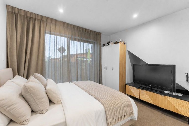 Photo of property in 17 Kamahi Place, Paraparaumu, 5032