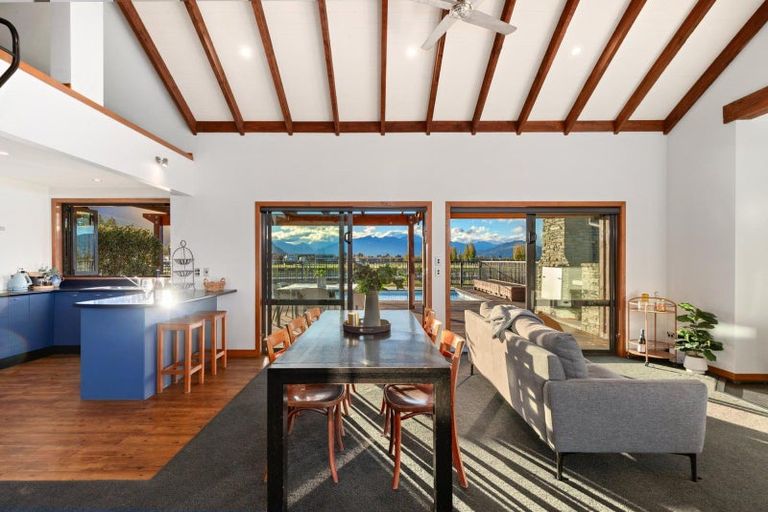 Photo of property in 32 Sarahs Hill, Hahei, Whitianga, 3591